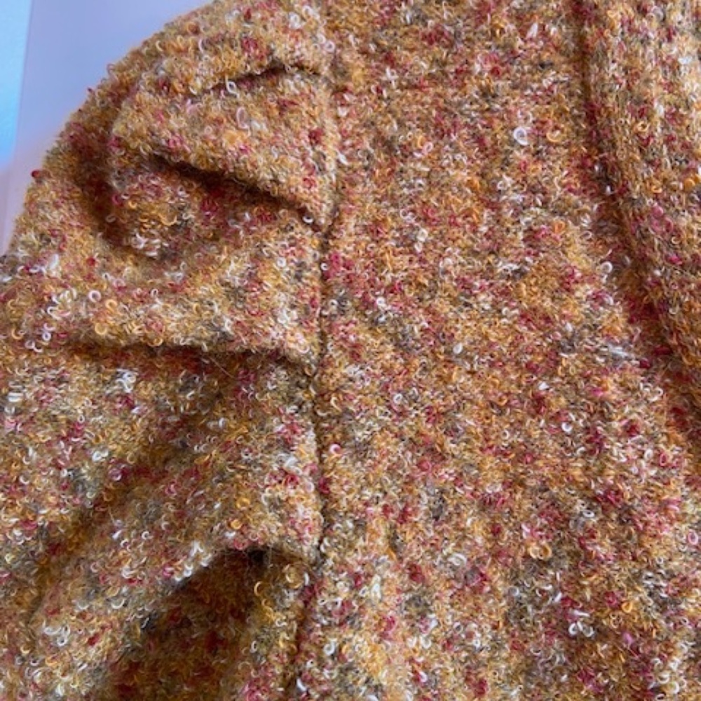 New Karl Lagerfeld sweater size XS in yellow / orange with puffy sleeves - Picture 9 of 10